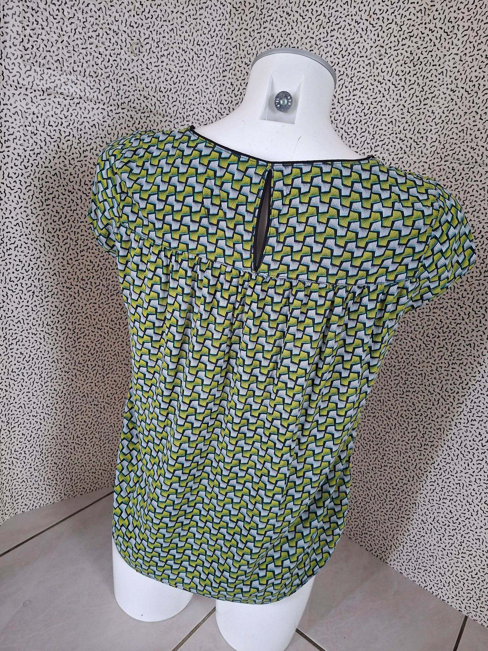Blusa Cache Cache T1 S con estampado geométrico verde azul mangas cortas fluida para mujer – photo 4